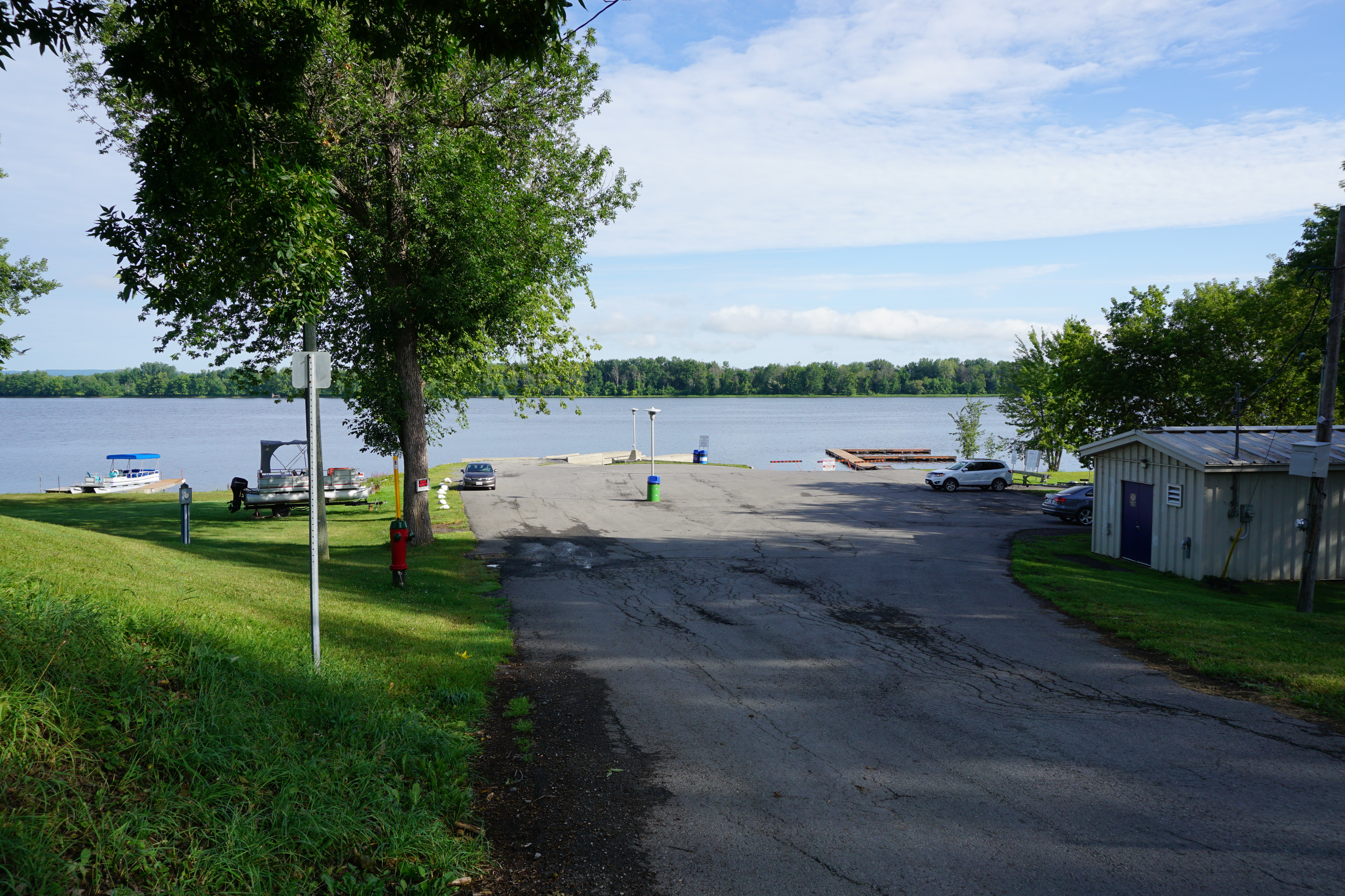 Le stationnement de la descente à bateau de Treadwell 