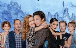 Cast Evelyne Brochu, Vanessa Hudgens, Zach Braff, Luc Picard, Antoine Olivier Pilon, Isabelle Vincent & Charlotte Aubin in front of drawing of Quebec city and New York City
